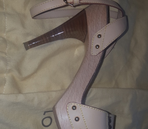 Louis Vuitton sandles - Picture 3 of 5